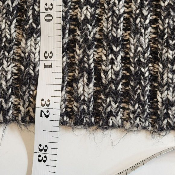 Lane Bryant Sweater, Women 22/24, Black and White, V-Neck, Long Sleeve, GUC - Picture 10 of 10